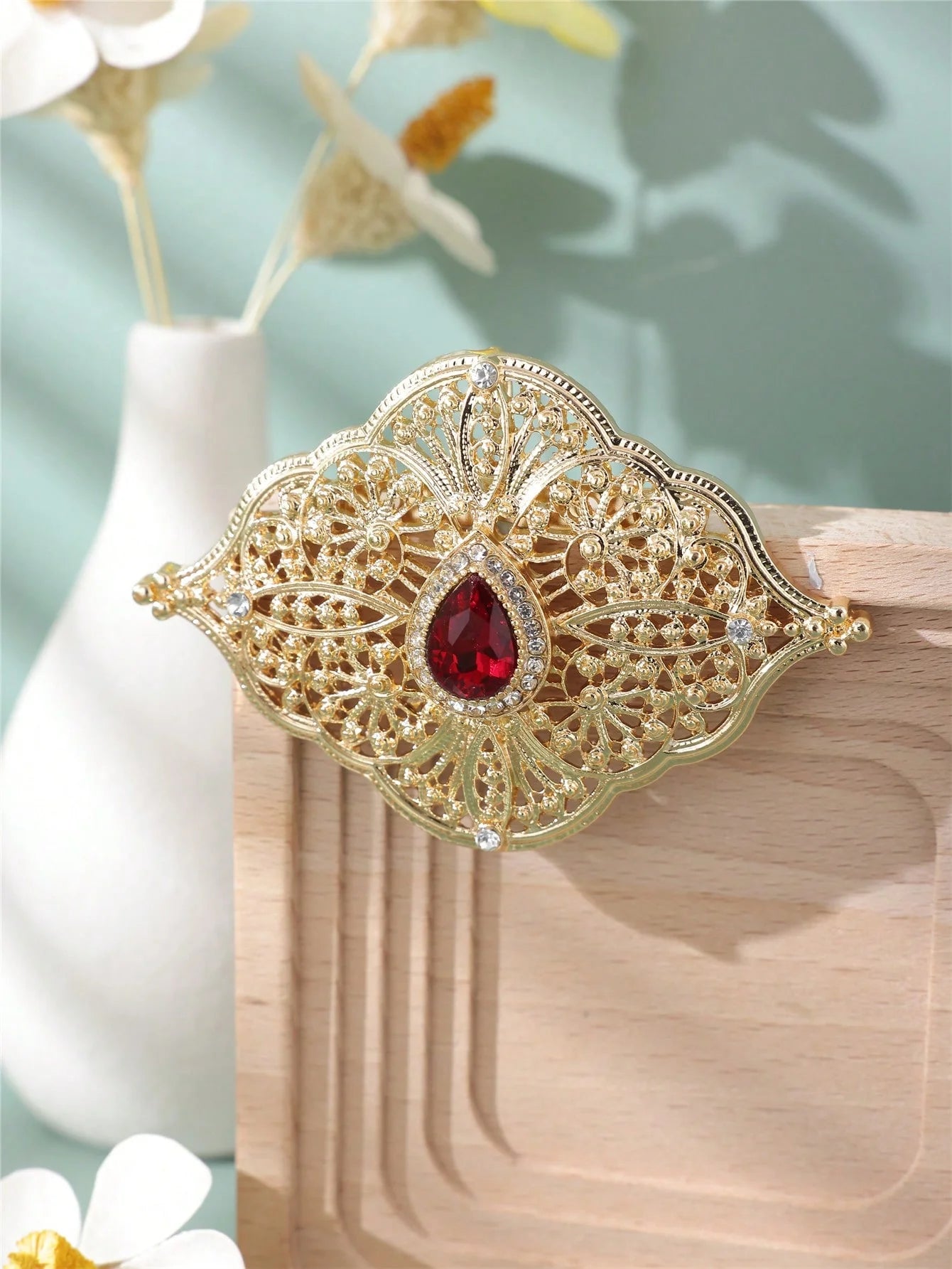 Beautiful Moroccan Brooch for Special Occasions - Majestic Morocco