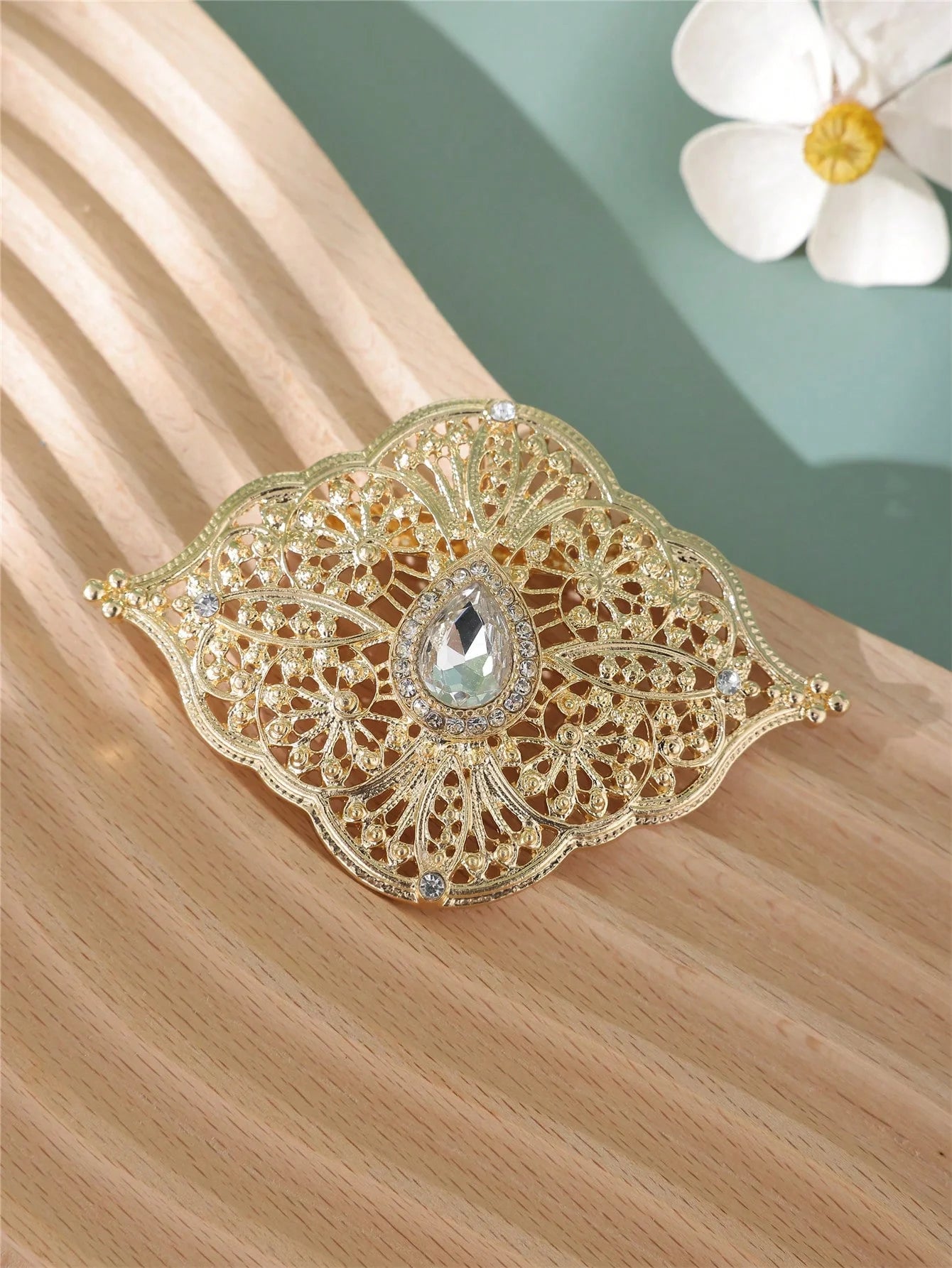 Beautiful Moroccan Brooch for Special Occasions - Majestic Morocco